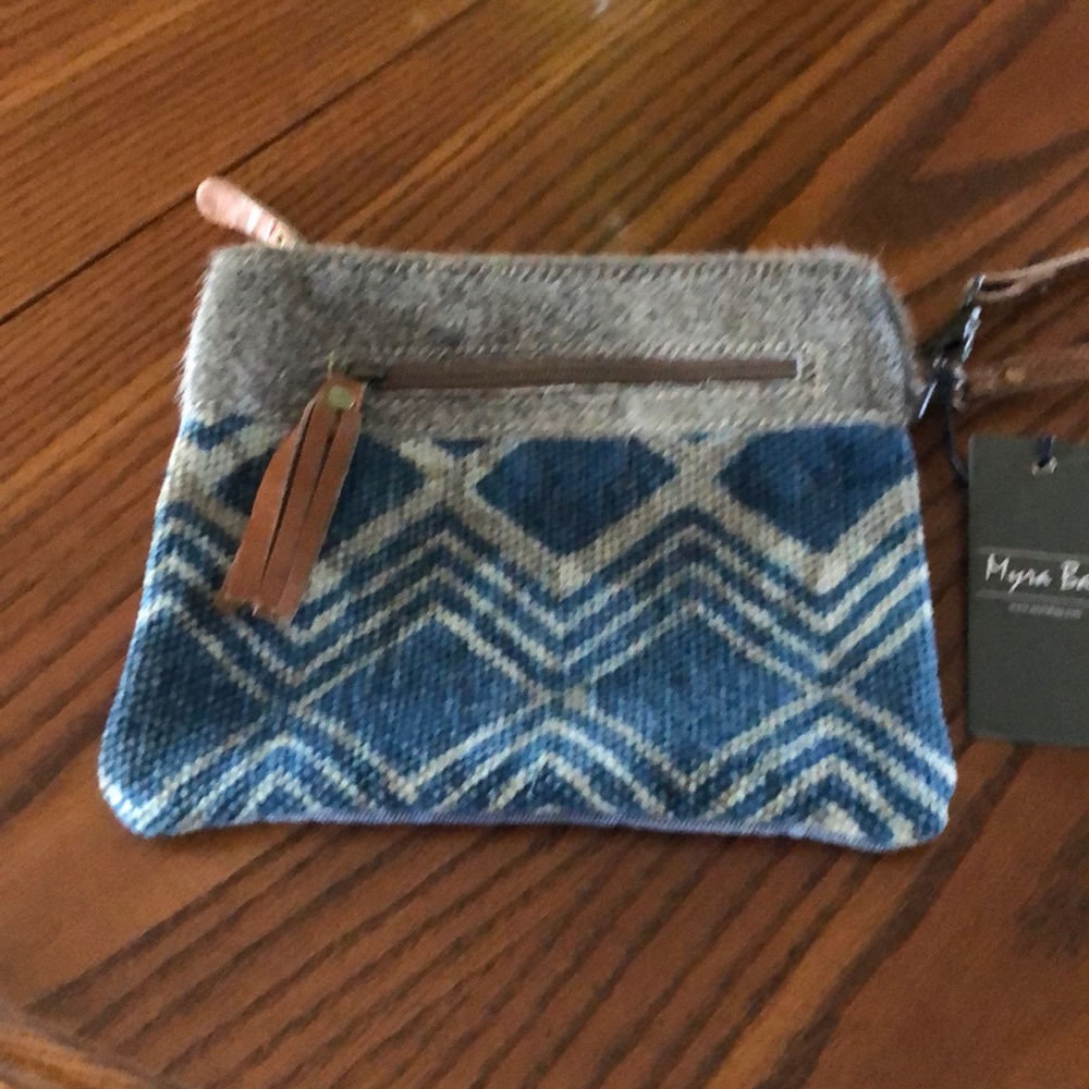 Myra Accessories Bag